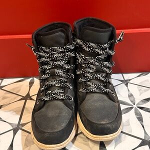 Sorel Explorer - Size 7.5
